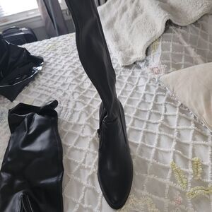 Forever 21 Sleek Black Heeled Boots